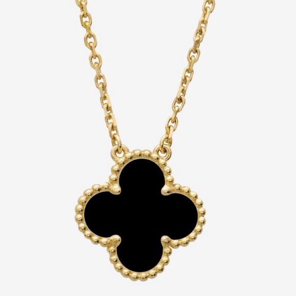 1 Oak Jewelry Formal Gold Oak Designer Clover Necklace Pendant